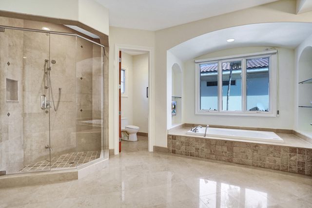 2330 NE 31st Court, Lighthouse Point, FL 33064