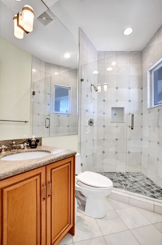 2330 NE 31st Court, Lighthouse Point, FL 33064