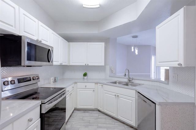 5530 METROWEST BOULEVARD 203, Orlando, FL 32811