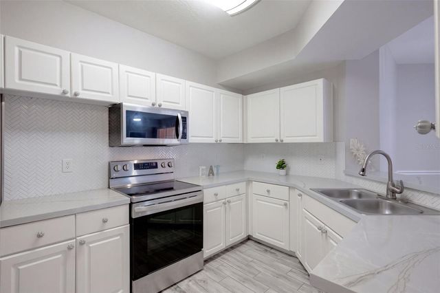 5530 METROWEST BOULEVARD 203, Orlando, FL 32811