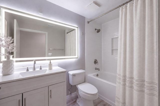 5530 METROWEST BOULEVARD 203, Orlando, FL 32811