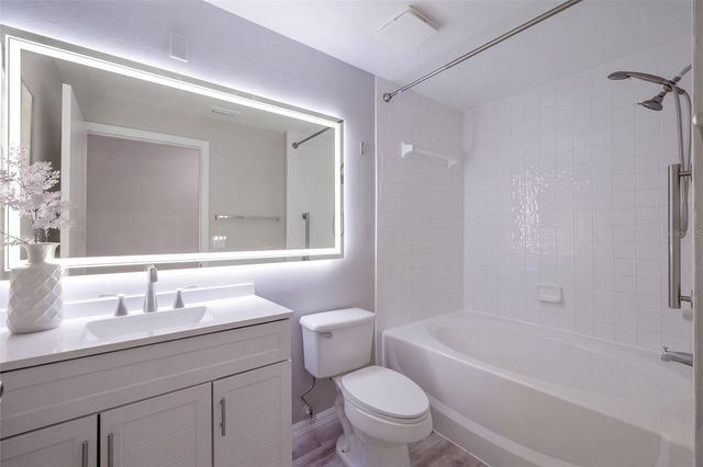 5530 METROWEST BOULEVARD 203, Orlando, FL 32811