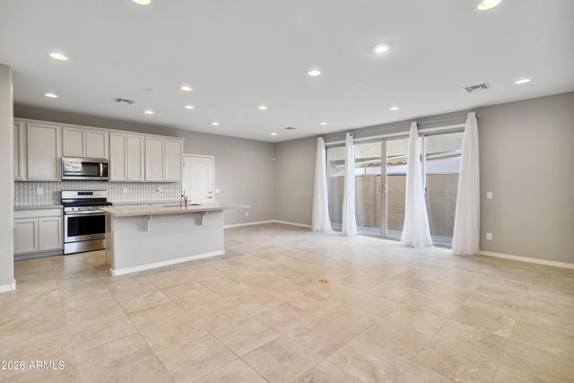17214 N 9TH Place, Phoenix, AZ 85022