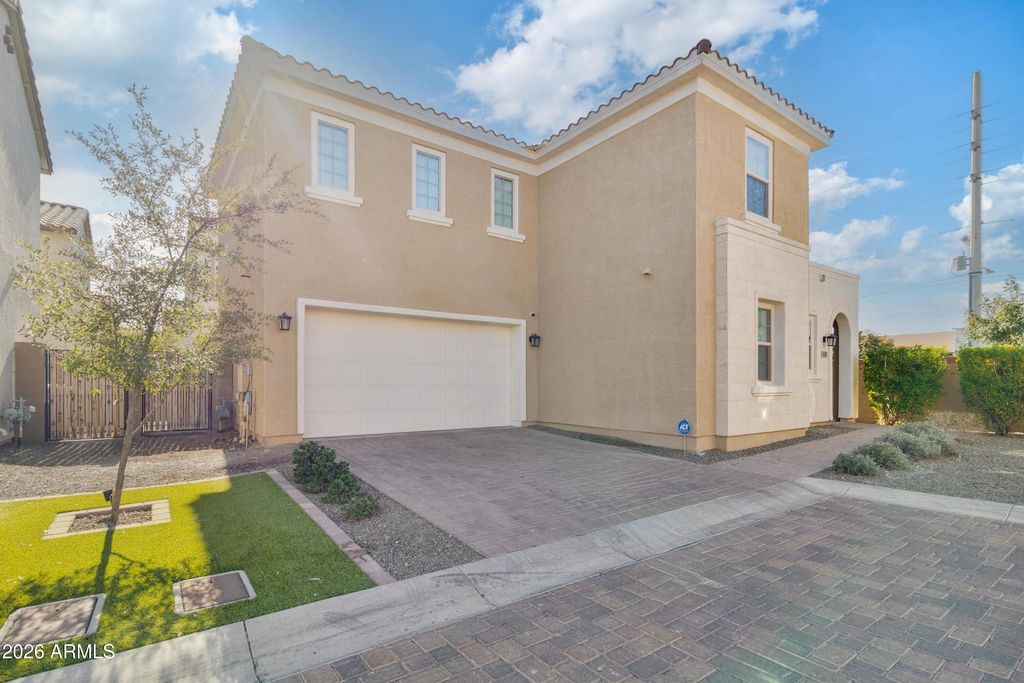 17214 N 9TH Place, Phoenix, AZ 85022