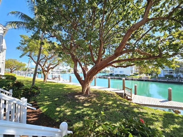 7073 Hawks Cay Boulevard, Duck Key, FL 33050
