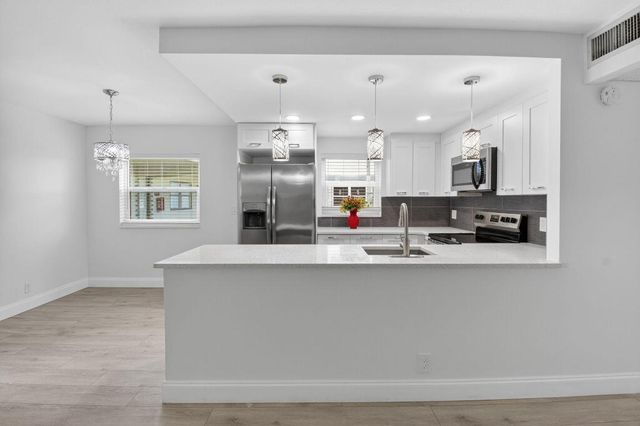 212 Monaco Way E, Delray Beach, FL 33446