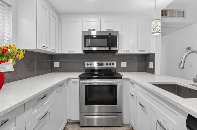 212 Monaco Way E, Delray Beach, FL 33446