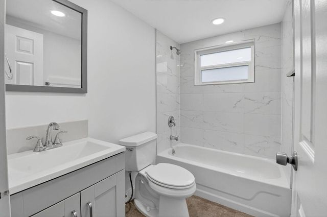 212 Monaco Way E, Delray Beach, FL 33446