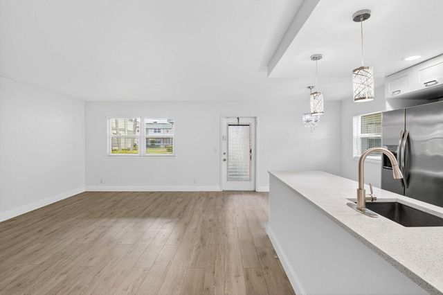 212 Monaco Way E, Delray Beach, FL 33446