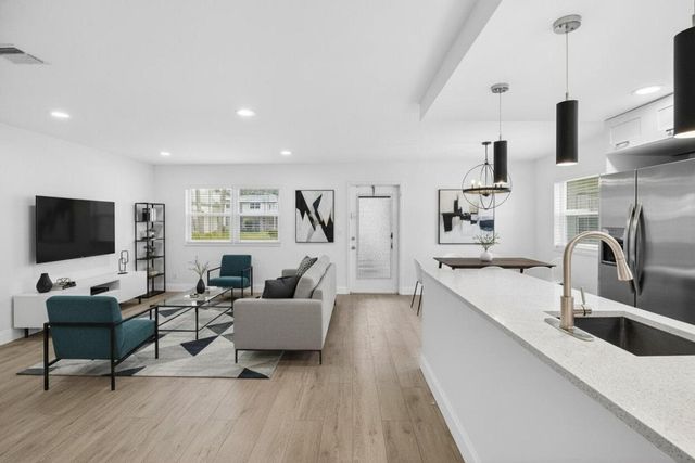 212 Monaco Way E, Delray Beach, FL 33446