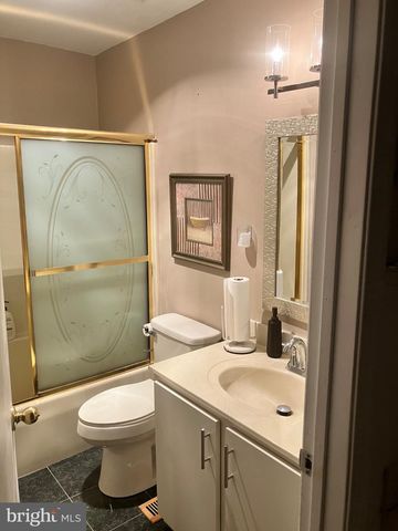 244 AUCKLAND DR, Newark, DE 19702
