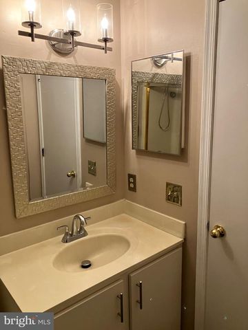 244 AUCKLAND DR, Newark, DE 19702