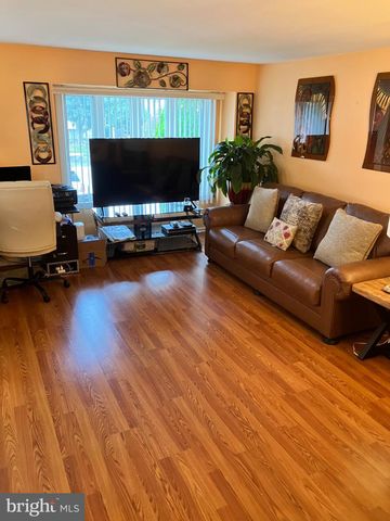 244 AUCKLAND DR, Newark, DE 19702