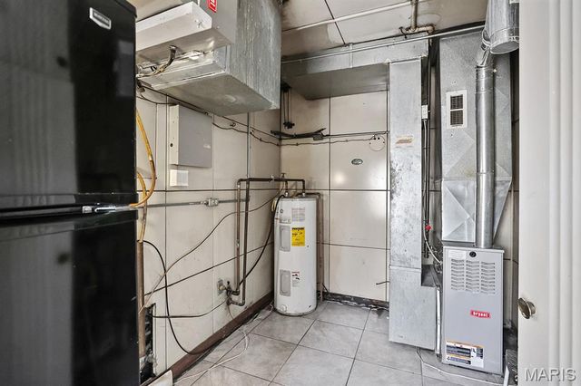 6900 Woodrow Avenue, Velda Village Hills, MO 63121