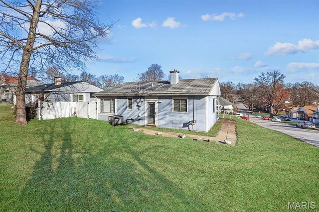 6900 Woodrow Avenue, Velda Village Hills, MO 63121