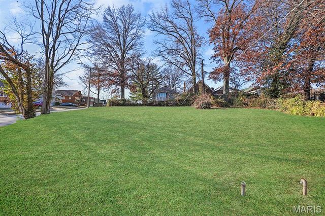 6900 Woodrow Avenue, Velda Village Hills, MO 63121