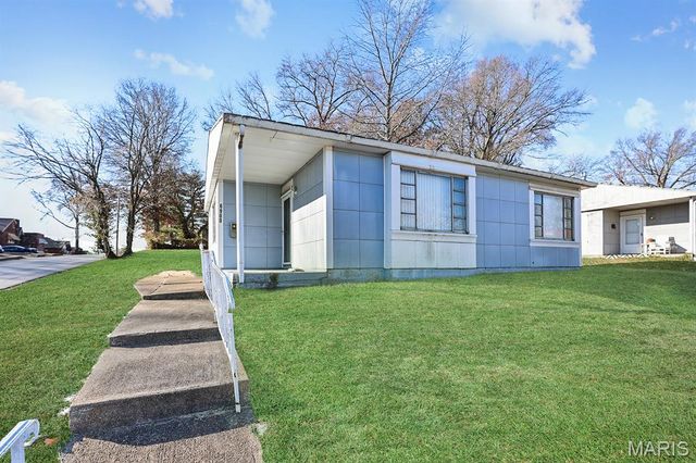 6900 Woodrow Avenue, Velda Village Hills, MO 63121