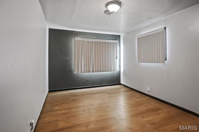 6900 Woodrow Avenue, Velda Village Hills, MO 63121