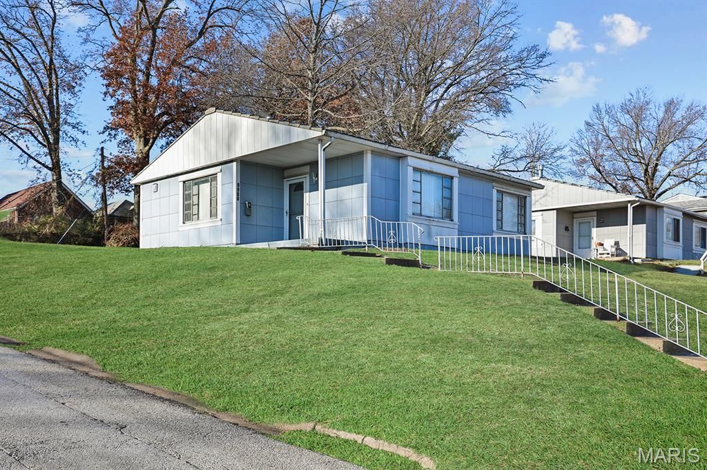 6900 Woodrow Avenue, Velda Village Hills, MO 63121