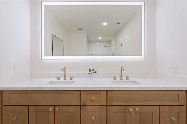 104 Kingsbury Way, Hewitt, TX 76643