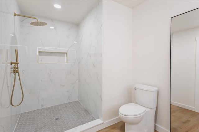 104 Kingsbury Way, Hewitt, TX 76643