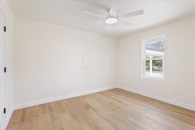 104 Kingsbury Way, Hewitt, TX 76643