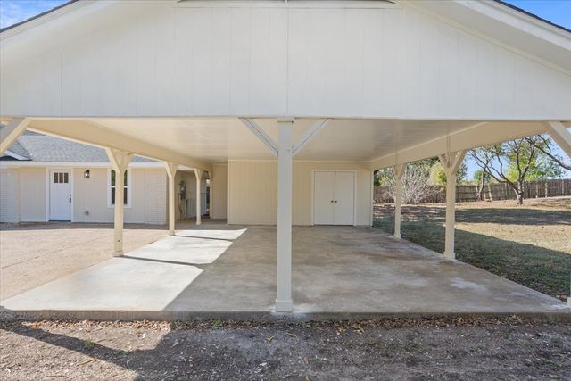 104 Kingsbury Way, Hewitt, TX 76643