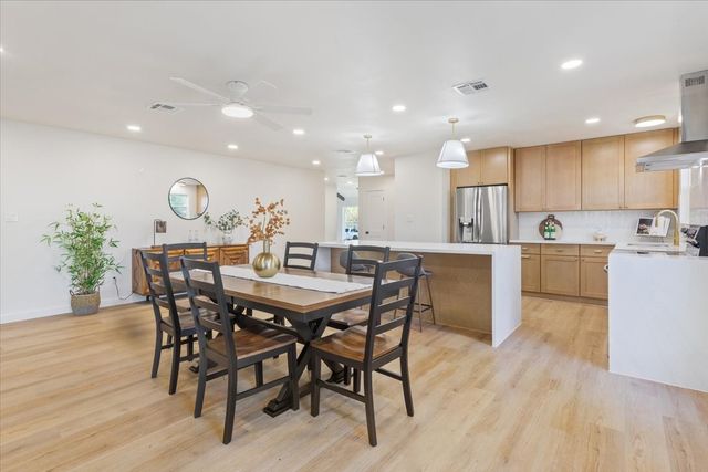 104 Kingsbury Way, Hewitt, TX 76643