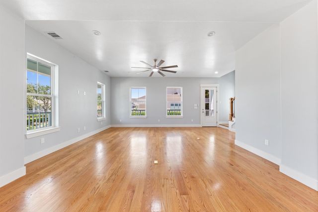 13 Caravelle Court, Galveston, TX 77554