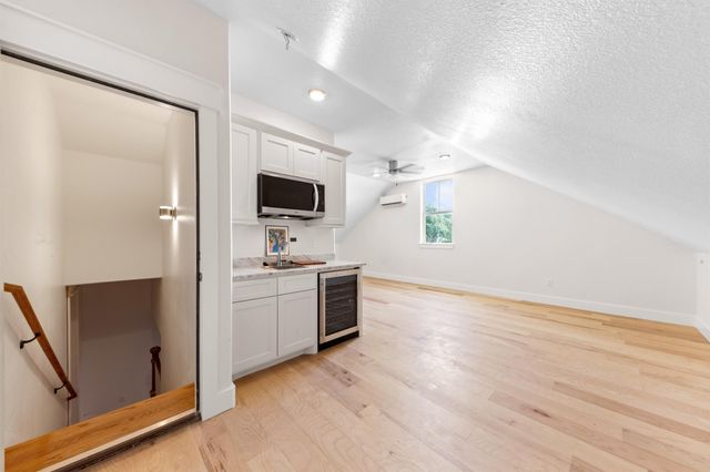 13 Caravelle Court, Galveston, TX 77554