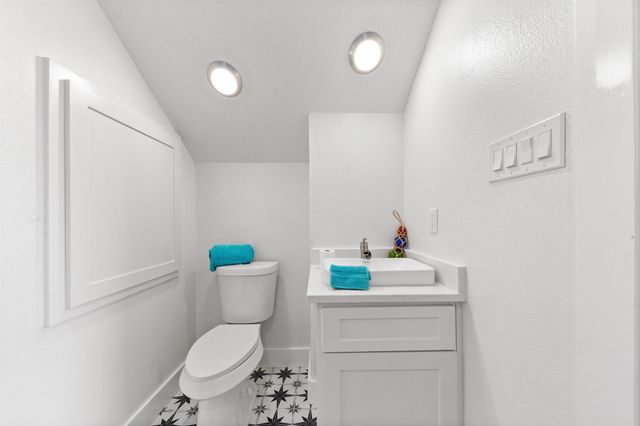 13 Caravelle Court, Galveston, TX 77554