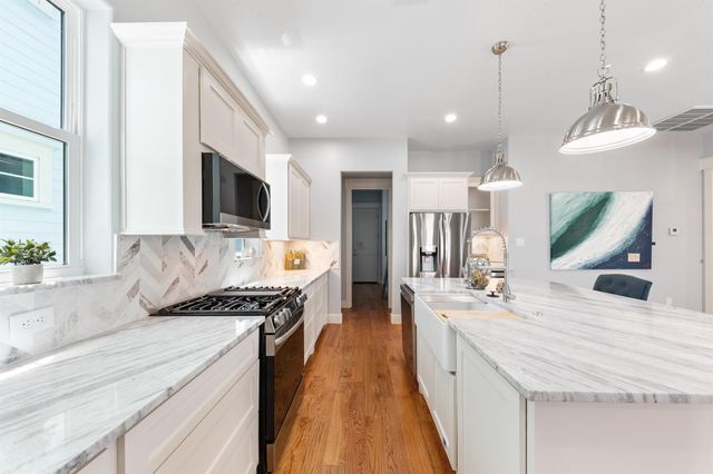 13 Caravelle Court, Galveston, TX 77554