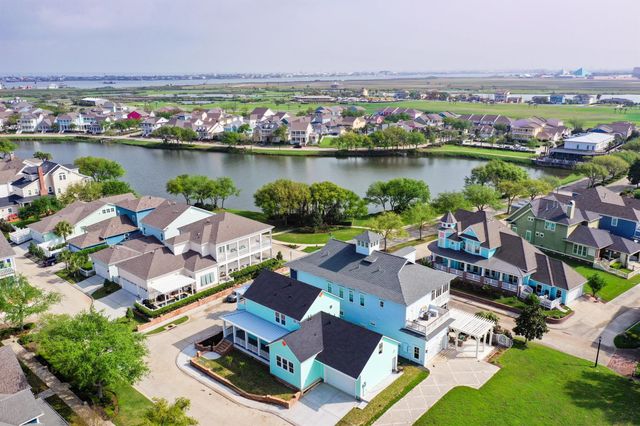 13 Caravelle Court, Galveston, TX 77554