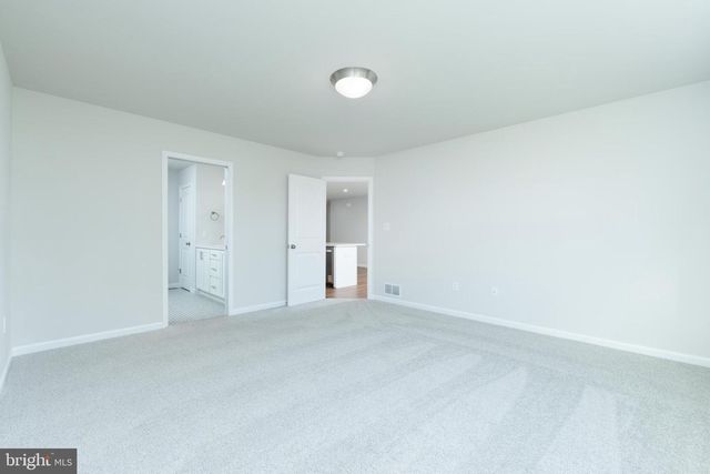 806 GREENWICH LN, Shippensburg, PA 17257