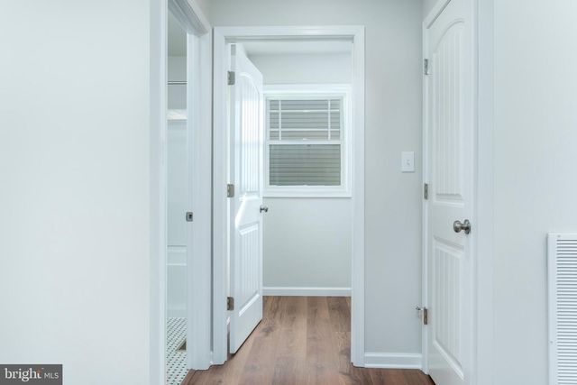 806 GREENWICH LN, Shippensburg, PA 17257