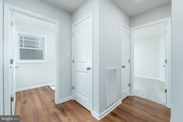 806 GREENWICH LN, Shippensburg, PA 17257