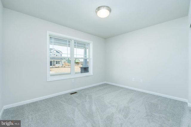 806 GREENWICH LN, Shippensburg, PA 17257