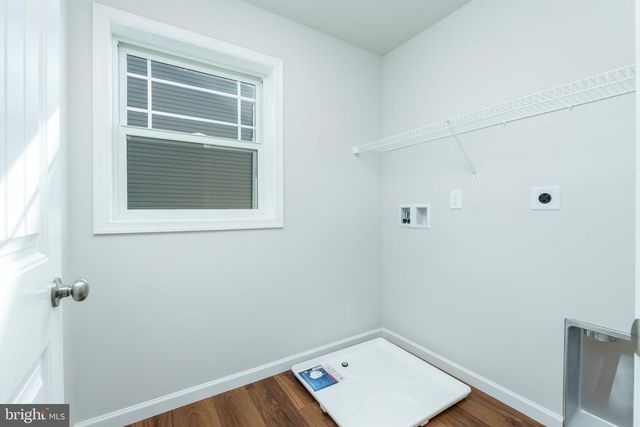 806 GREENWICH LN, Shippensburg, PA 17257