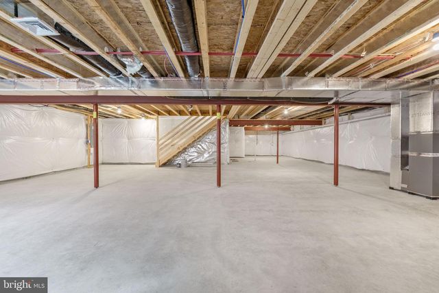 806 GREENWICH LN, Shippensburg, PA 17257