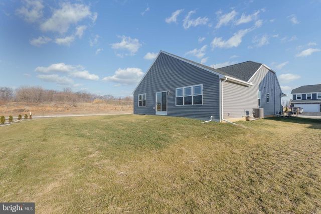 806 GREENWICH LN, Shippensburg, PA 17257