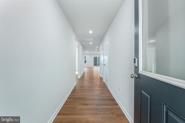 806 GREENWICH LN, Shippensburg, PA 17257