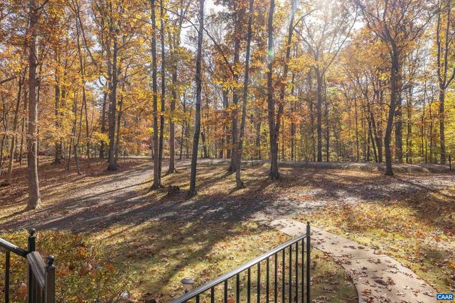 4802 MECHUNK RD, Keswick, VA 22947