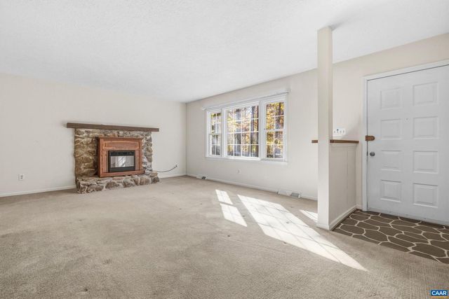 4802 MECHUNK RD, Keswick, VA 22947