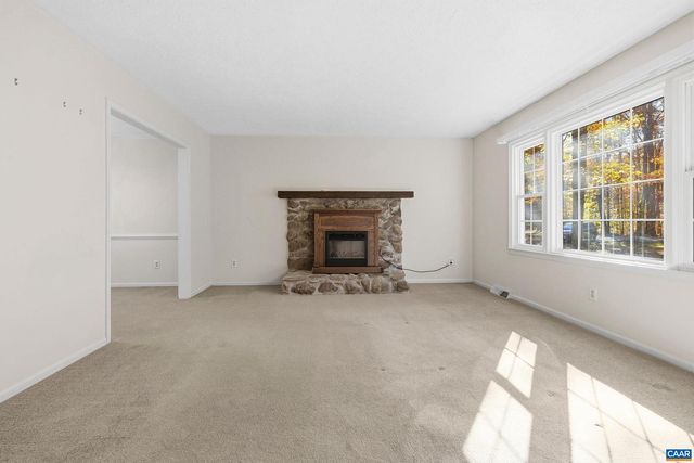 4802 MECHUNK RD, Keswick, VA 22947