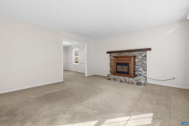 4802 MECHUNK RD, Keswick, VA 22947