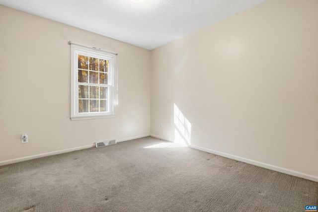 4802 MECHUNK RD, Keswick, VA 22947