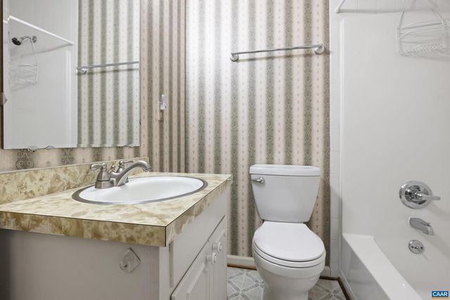 4802 MECHUNK RD, Keswick, VA 22947