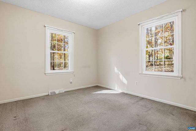 4802 MECHUNK RD, Keswick, VA 22947