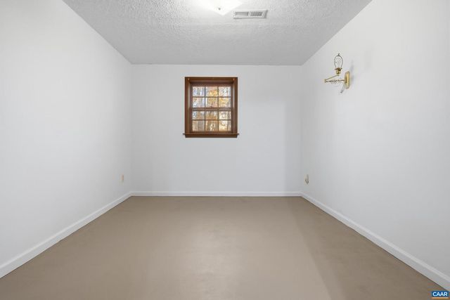 4802 MECHUNK RD, Keswick, VA 22947