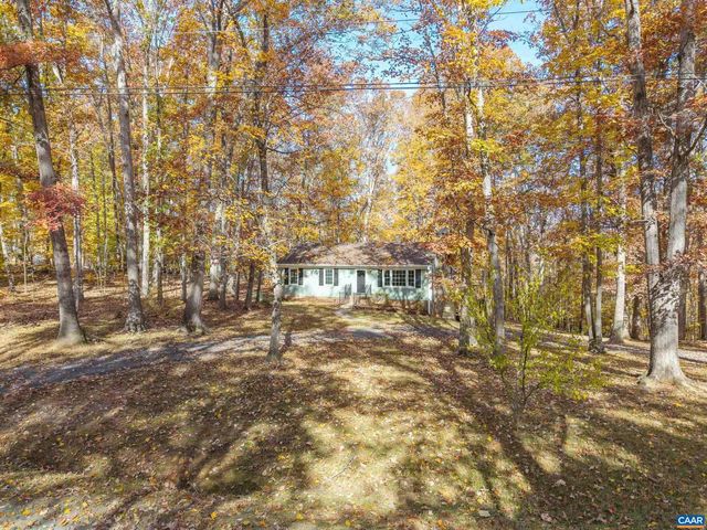 4802 MECHUNK RD, Keswick, VA 22947